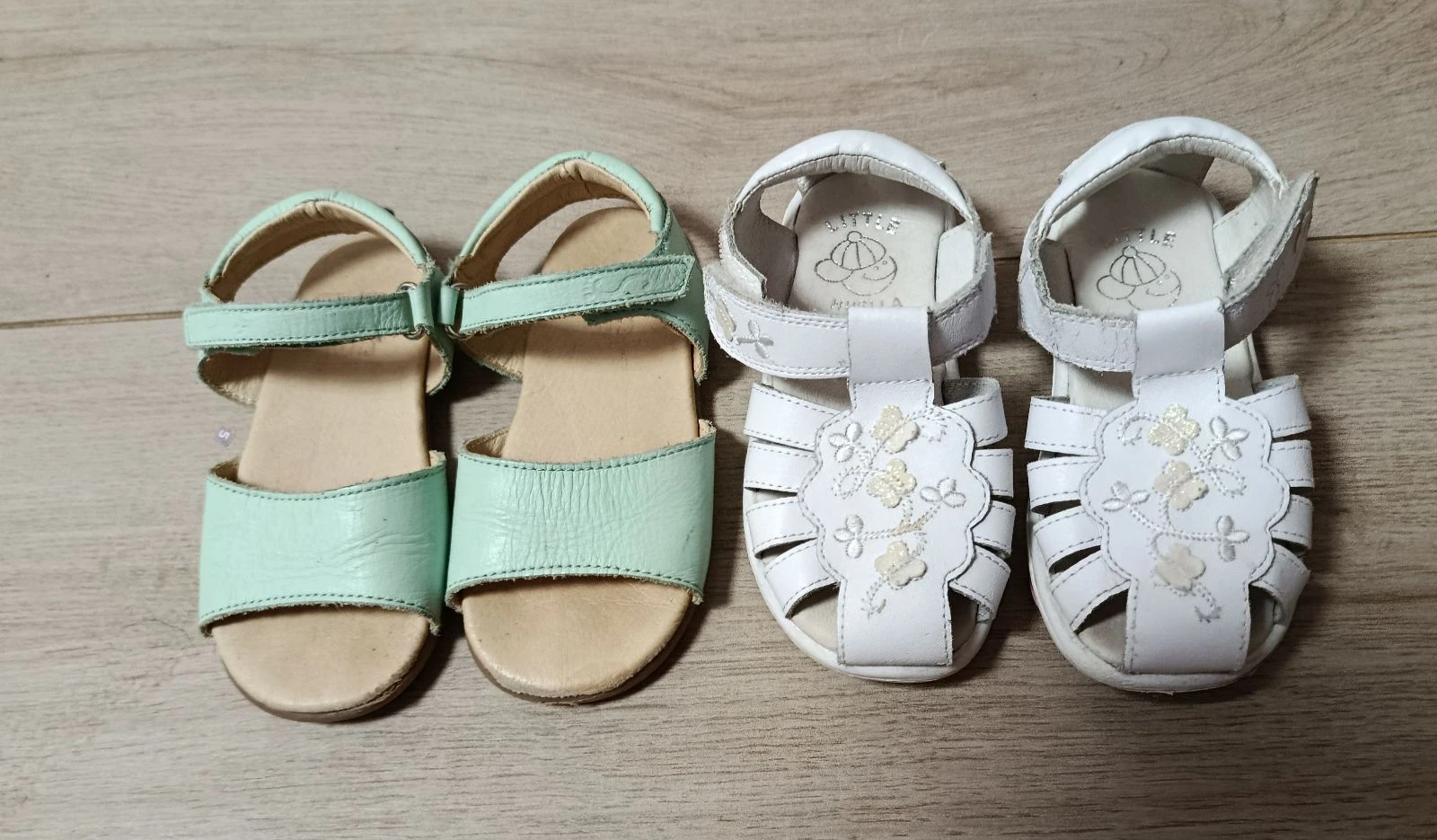 Dos pares de Sandalias niña n⁰ 23